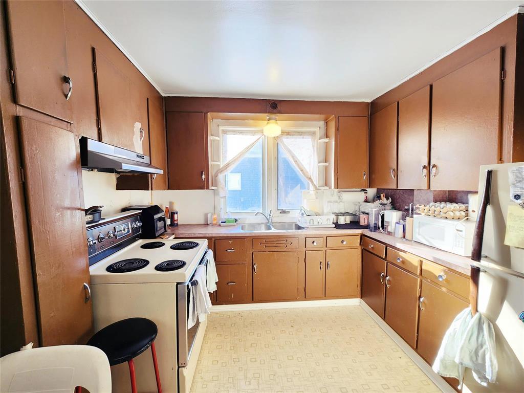 215 Third Avenue Property Photo 2