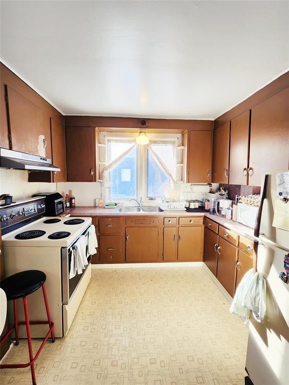 215 Third Avenue Property Photo 3