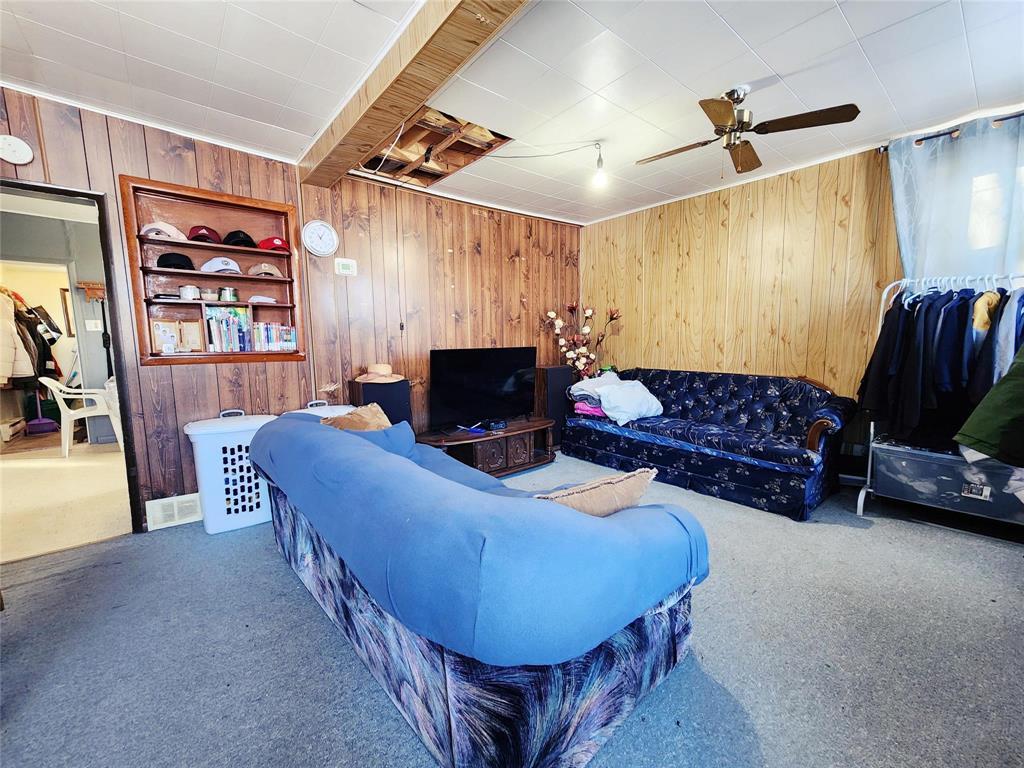 215 Third Avenue Property Photo 6