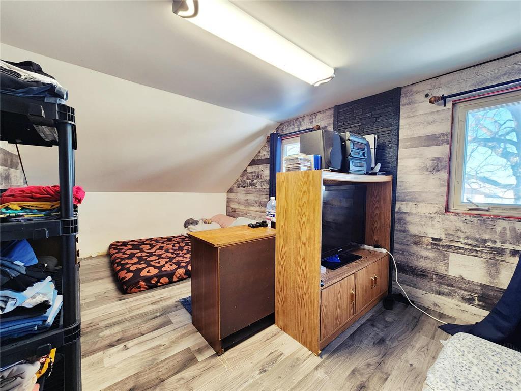 215 Third Avenue Property Photo 15