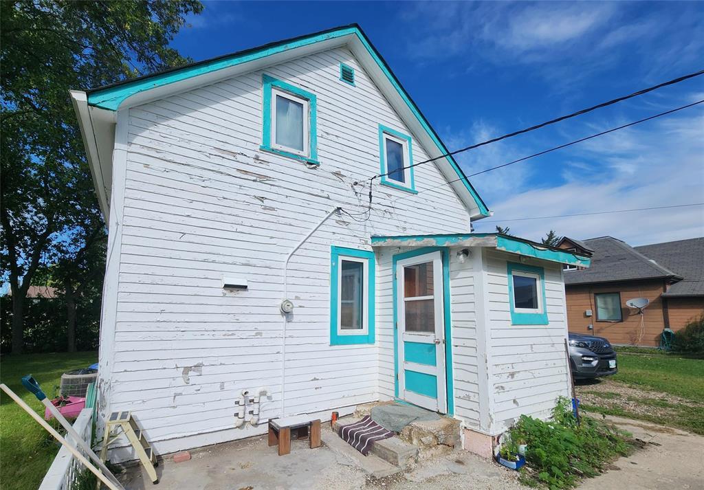 215 Third Avenue Property Photo 20