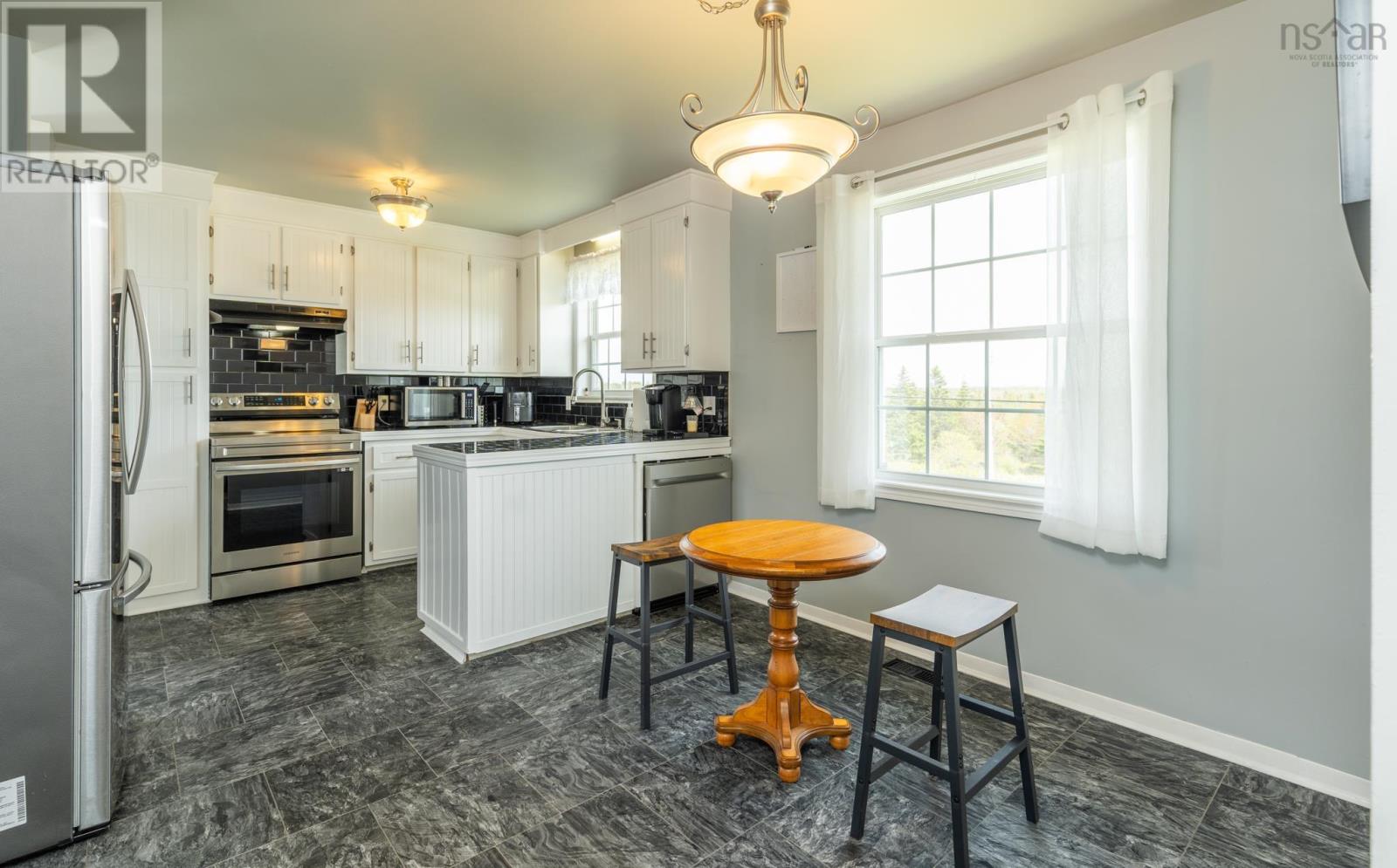 1331 Main Shore Road Property Photo 7