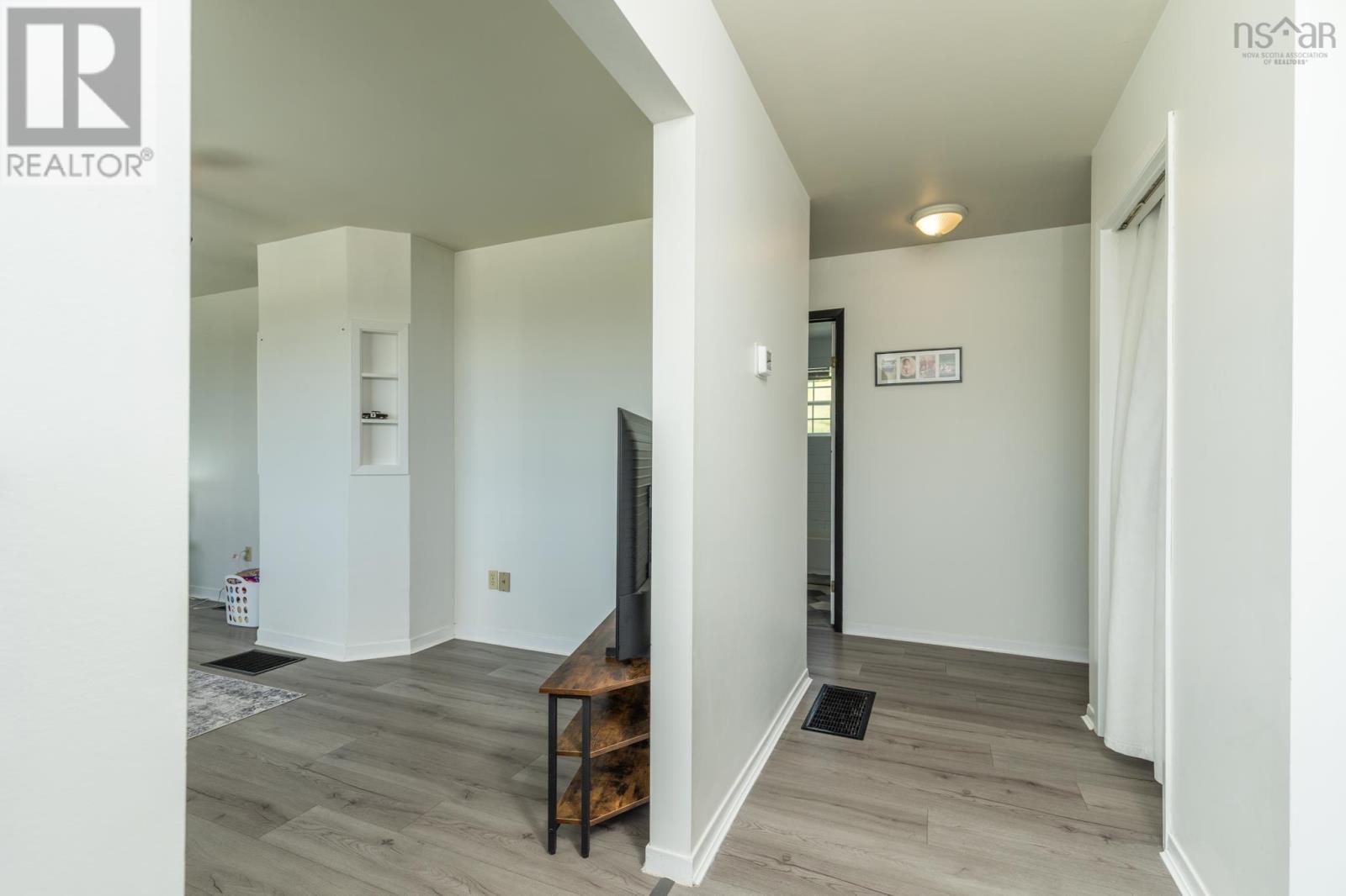 1331 Main Shore Road Property Photo 12