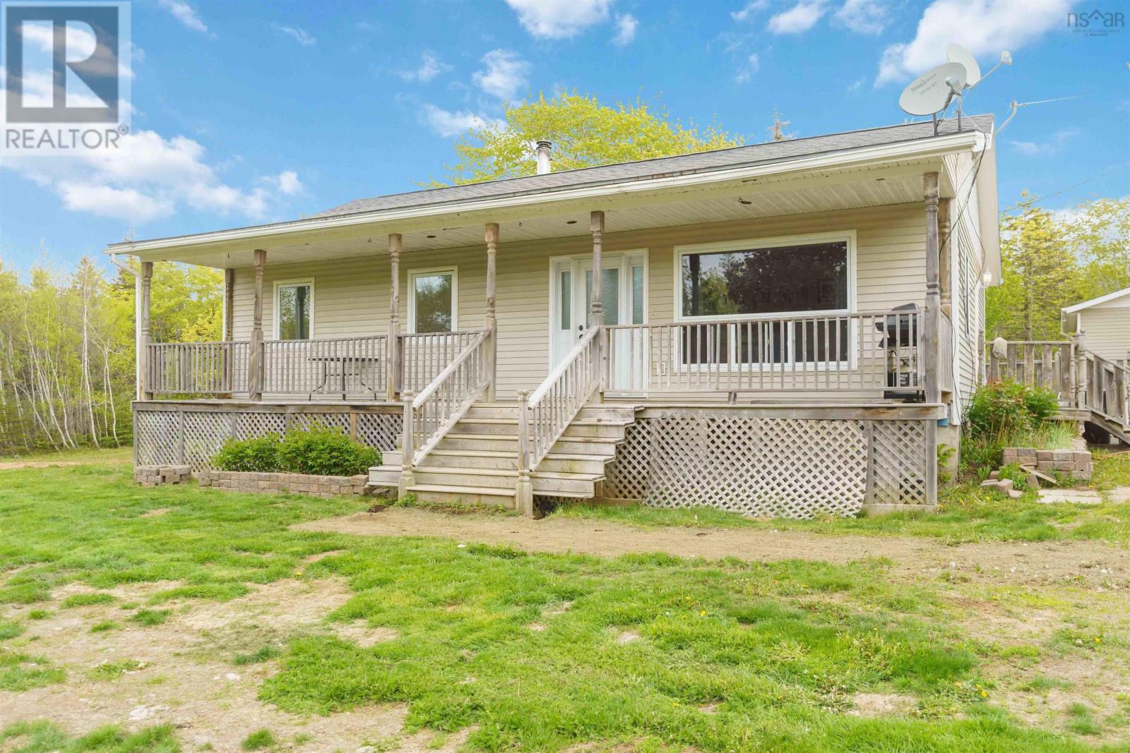 1460 Hampton Mountain Road Property Photo 3