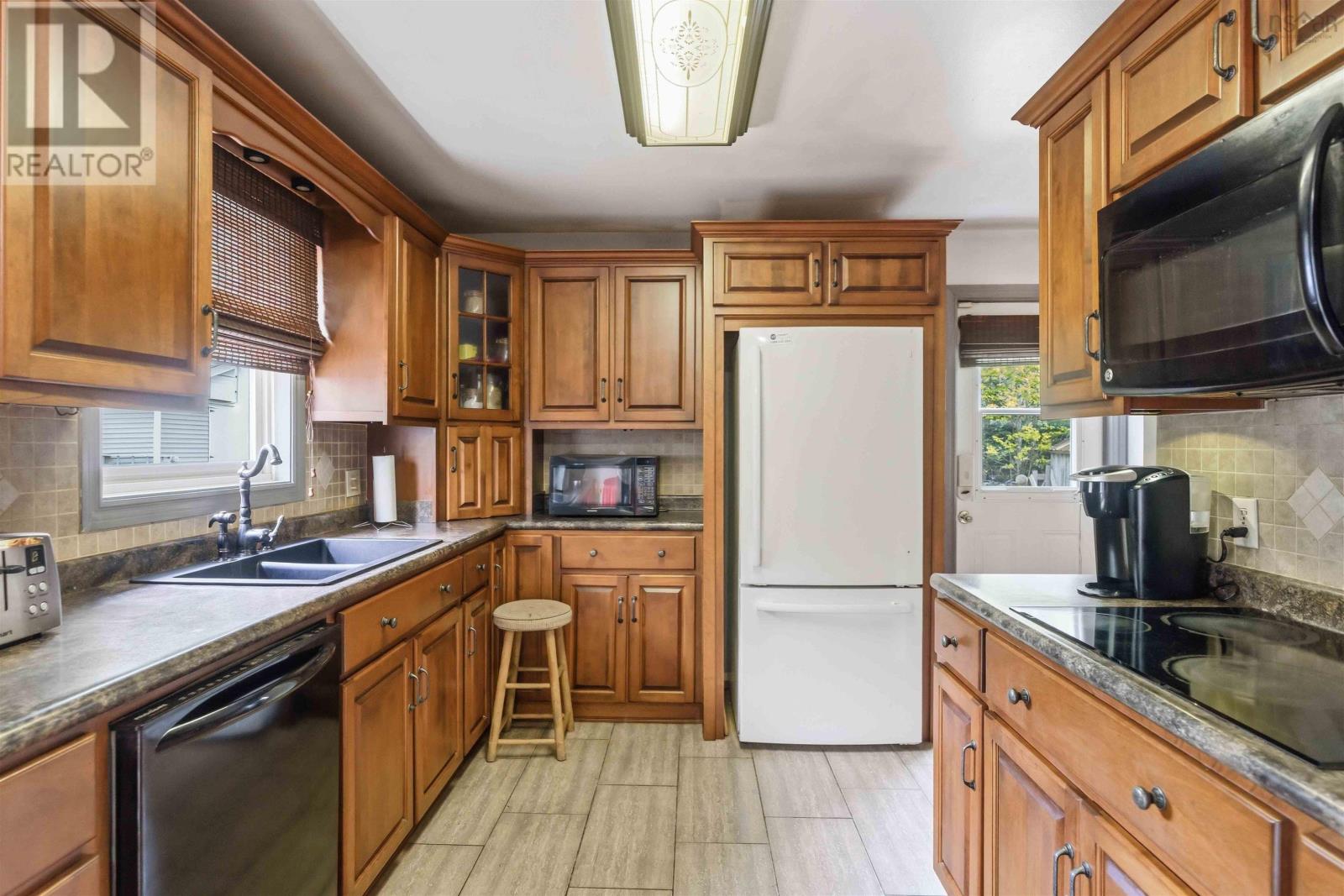 1460 Hampton Mountain Road Property Photo 15