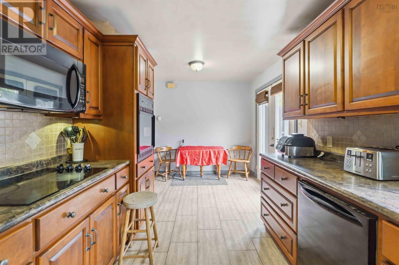1460 Hampton Mountain Road Property Photo 17