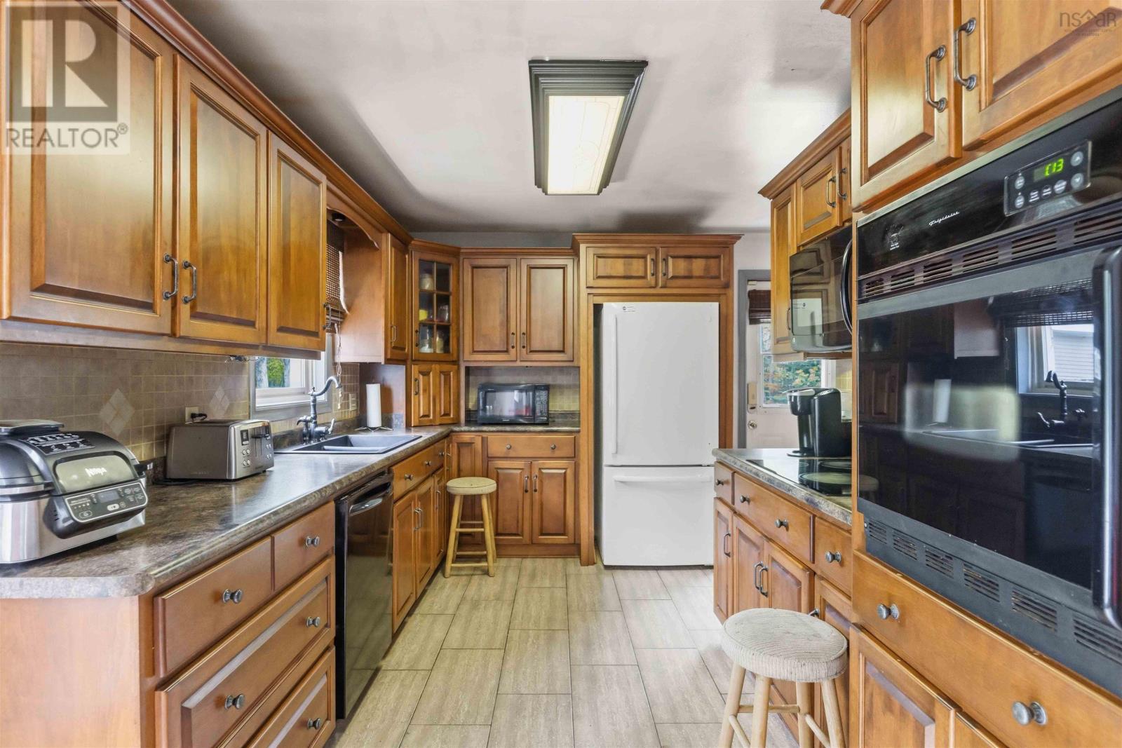 1460 Hampton Mountain Road Property Photo 18
