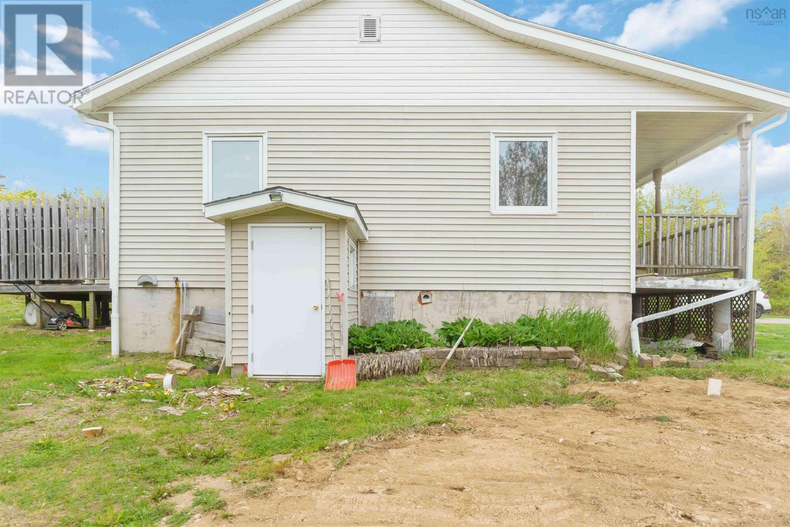 1460 Hampton Mountain Road Property Photo 37