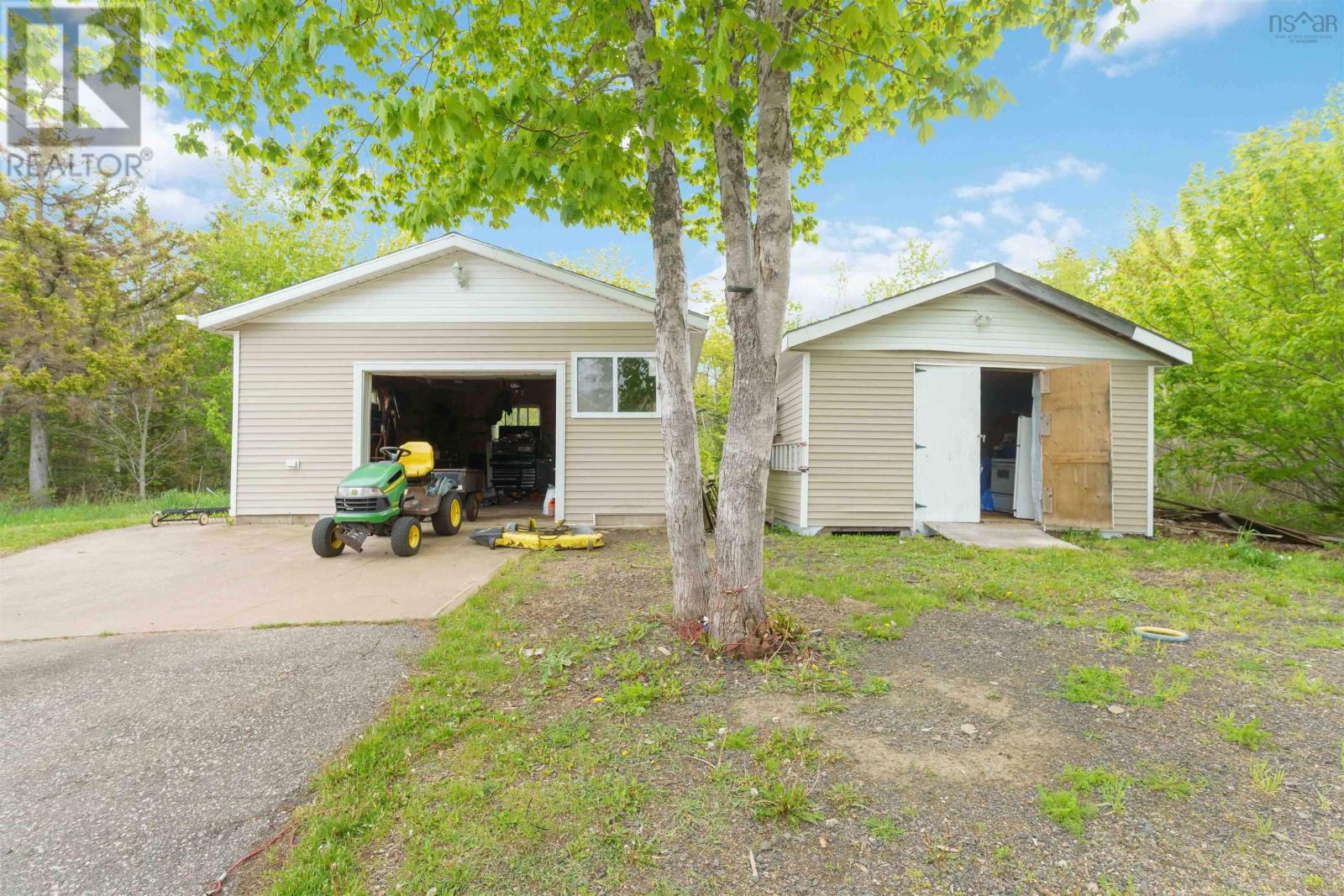 1460 Hampton Mountain Road Property Photo 43