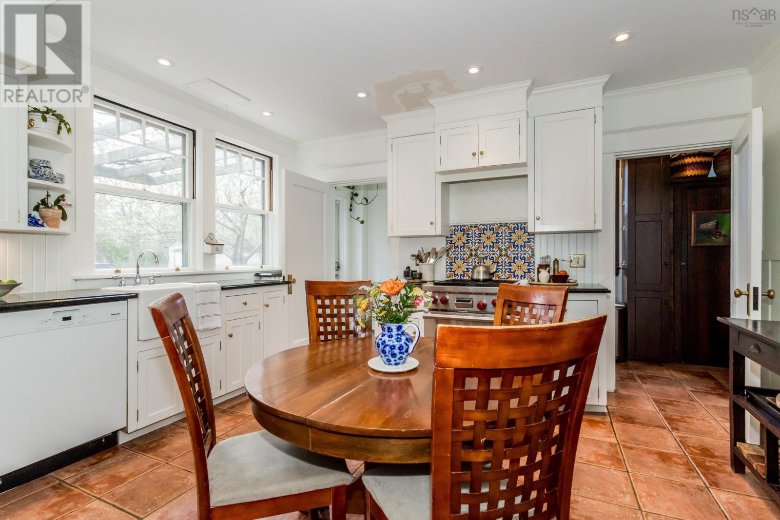 12 Linden Avenue Property Photo 31