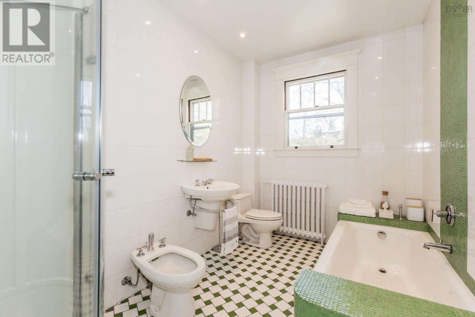 12 Linden Avenue Property Photo 32