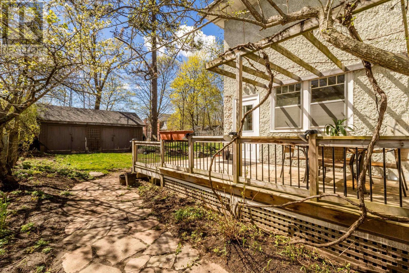 12 Linden Avenue Property Photo 41