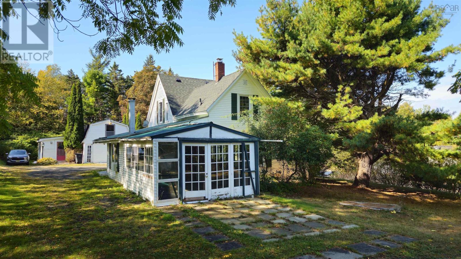 2526 Highway 1 Property Photo 9