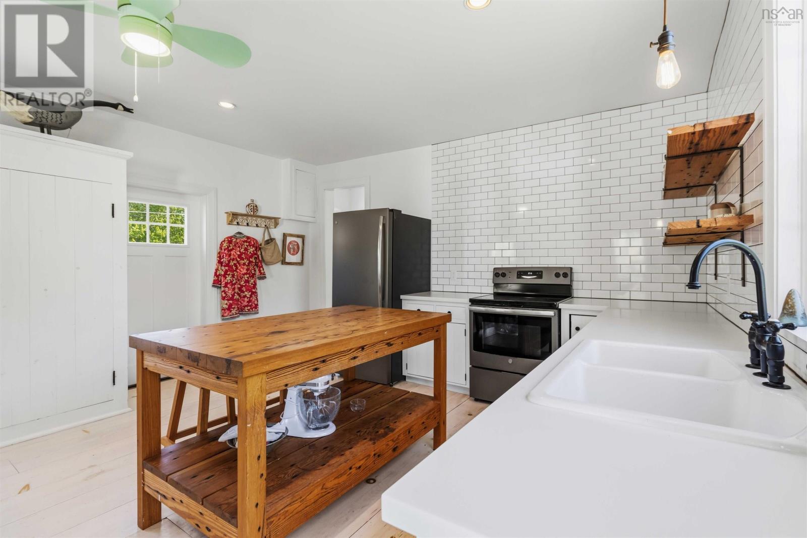 57 Old Falls Road Property Photo 6