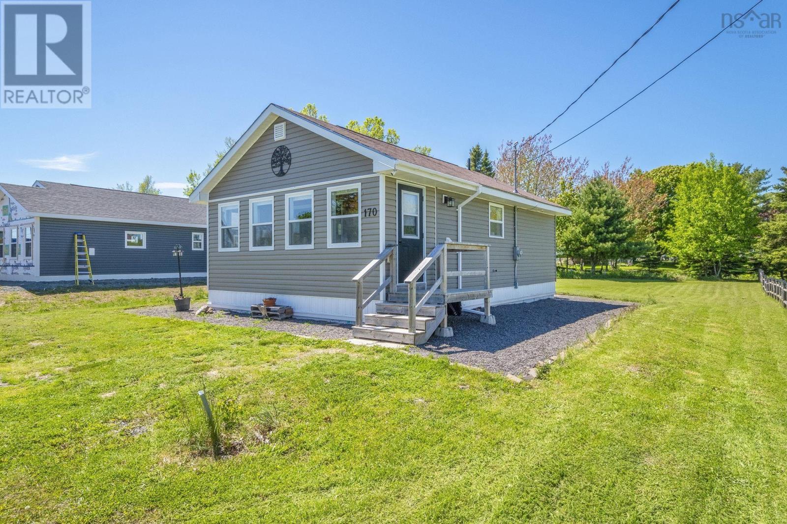 170 Oak Street Property Photo 1