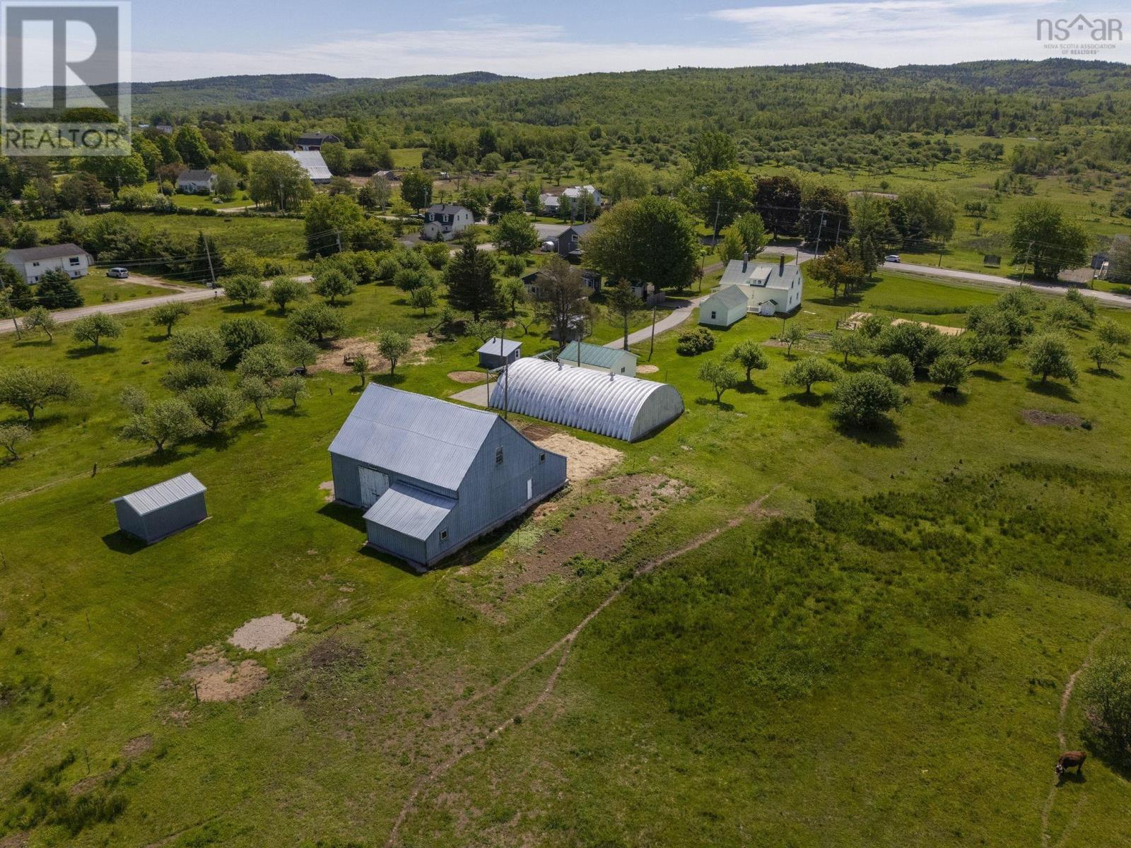 4035 Highway 201 Property Photo 6
