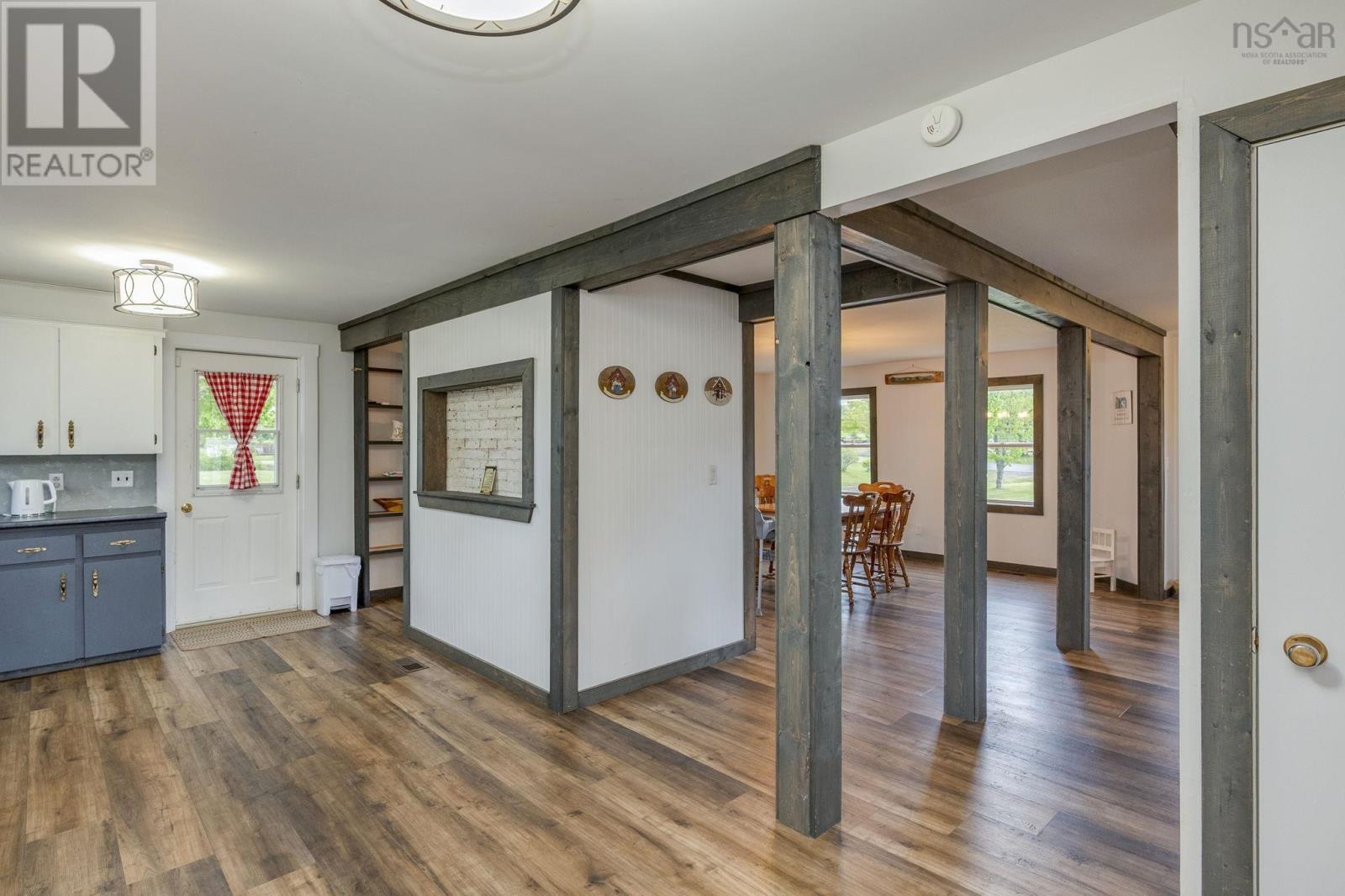 4035 Highway 201 Property Photo 13