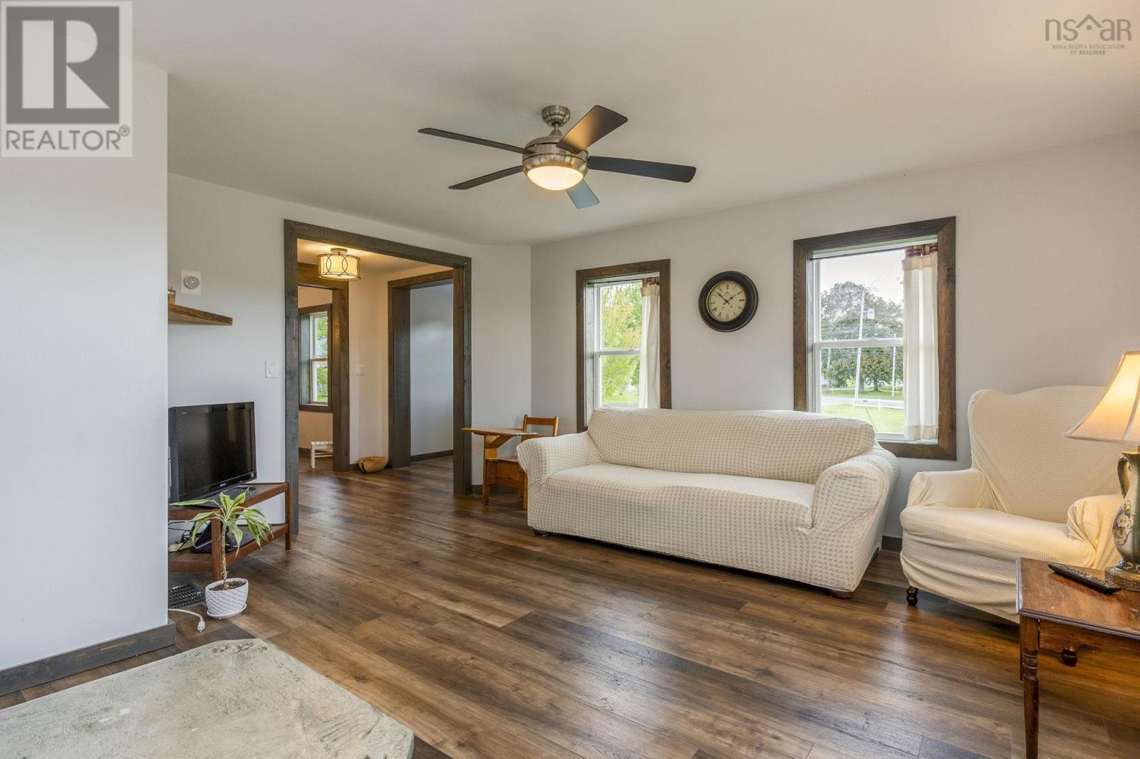 4035 Highway 201 Property Photo 17