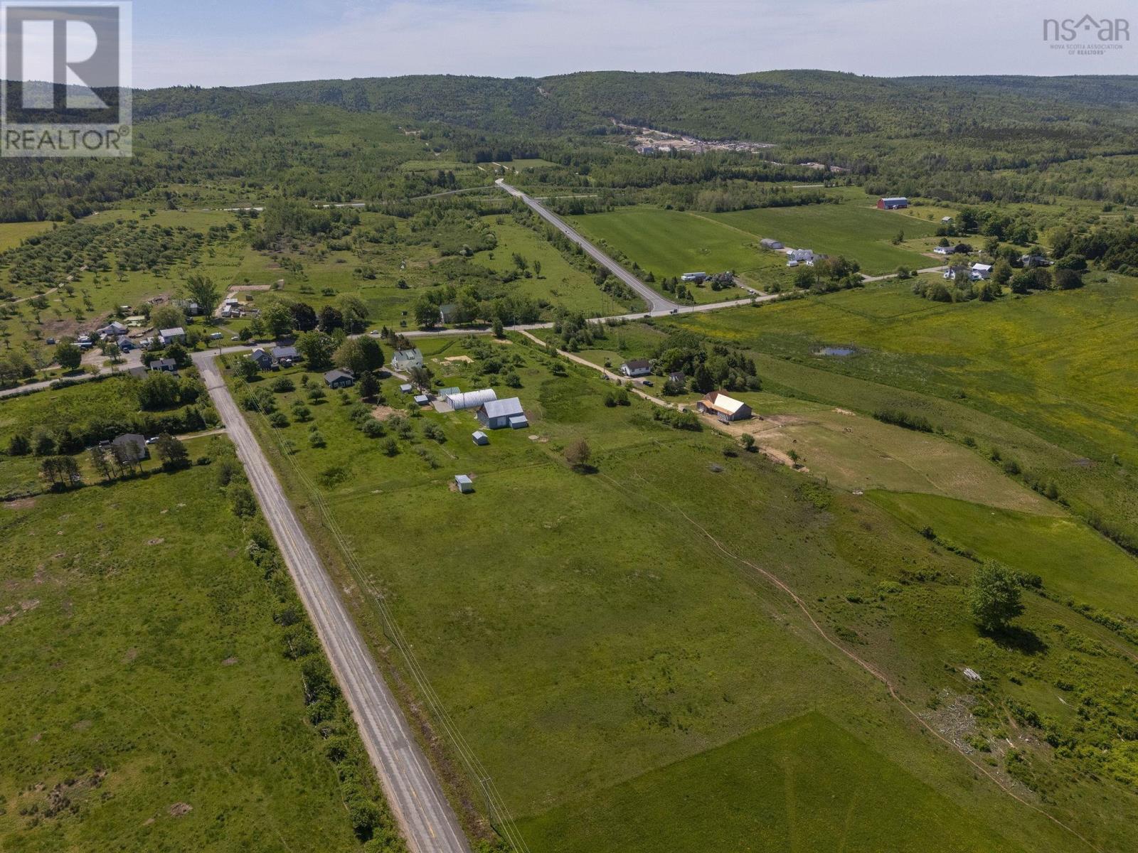 4035 Highway 201 Property Photo 48