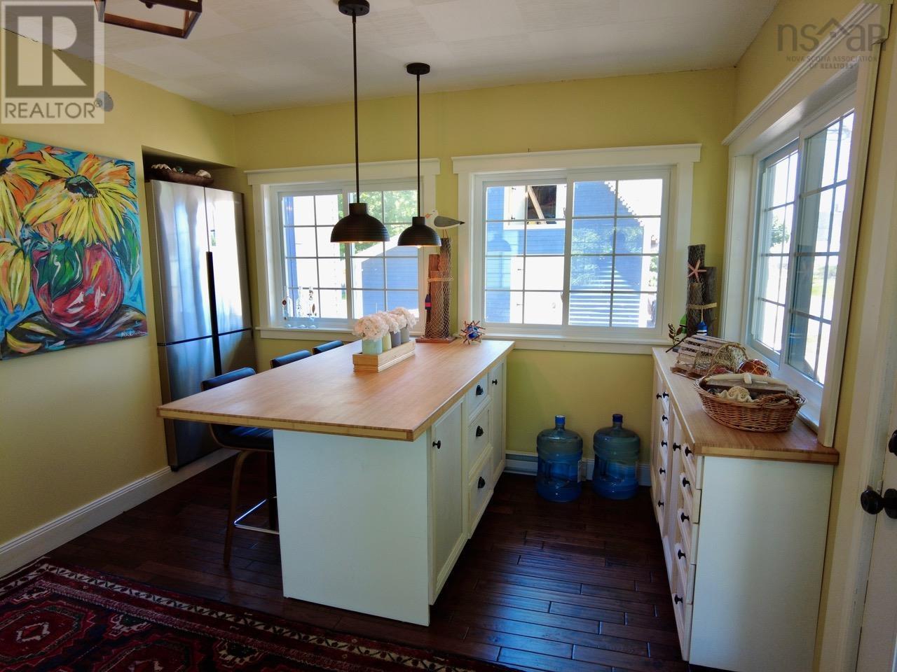 18 Stanley Street Property Photo 17