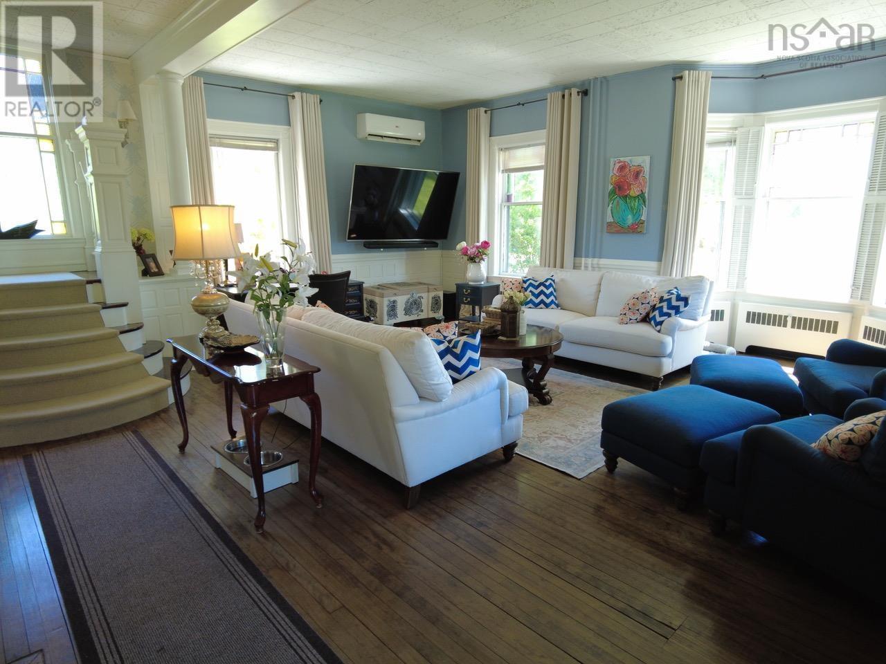 18 Stanley Street Property Photo 26