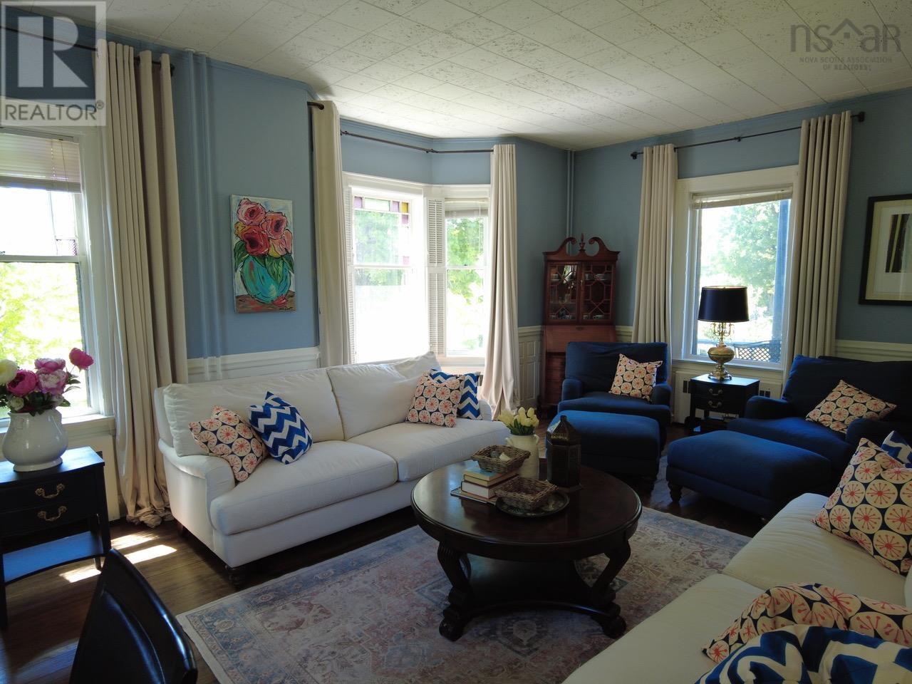 18 Stanley Street Property Photo 27