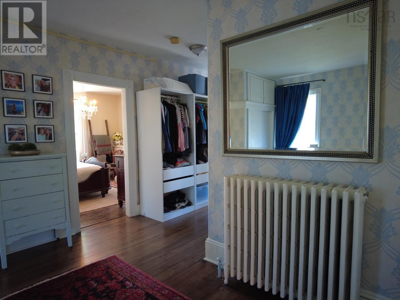 18 Stanley Street Property Photo 32