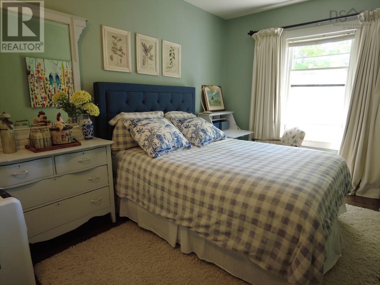 18 Stanley Street Property Photo 33