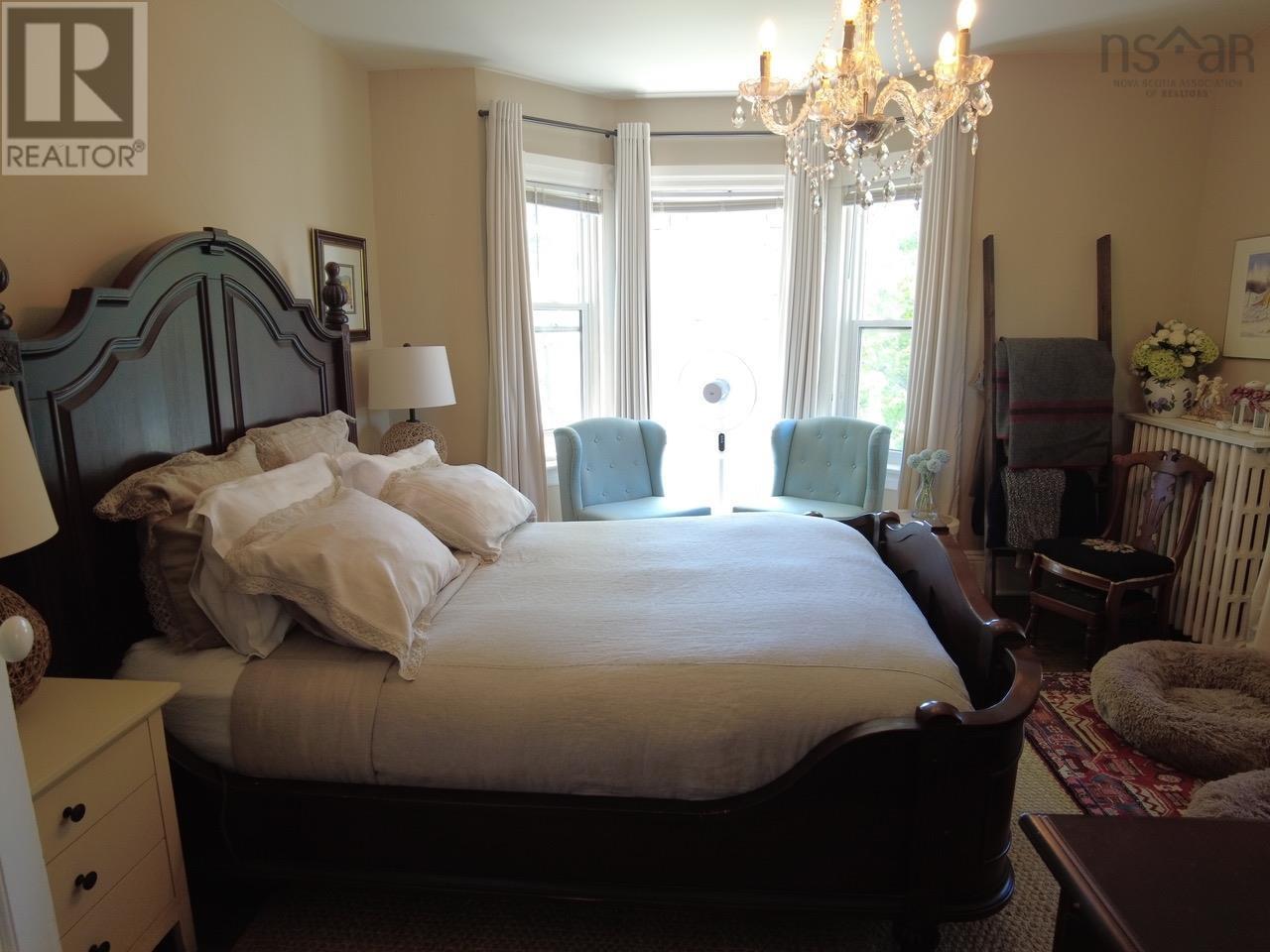 18 Stanley Street Property Photo 34