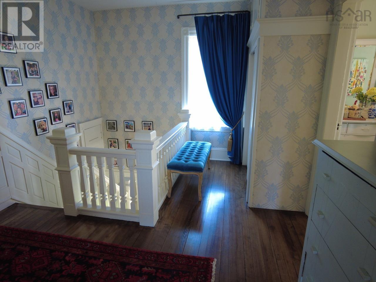 18 Stanley Street Property Photo 38