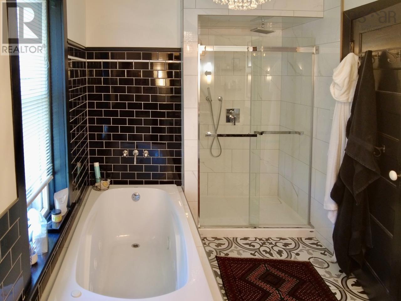 18 Stanley Street Property Photo 40