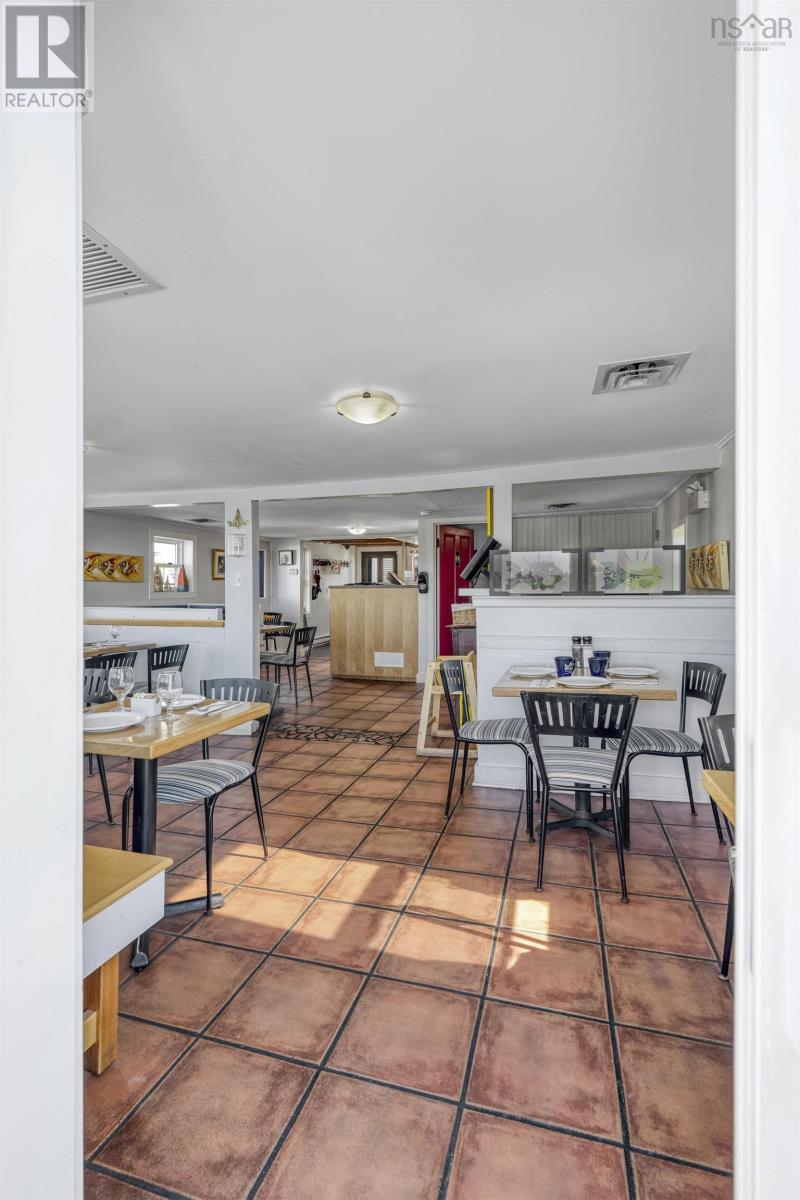 100 Montague Street Property Photo 12