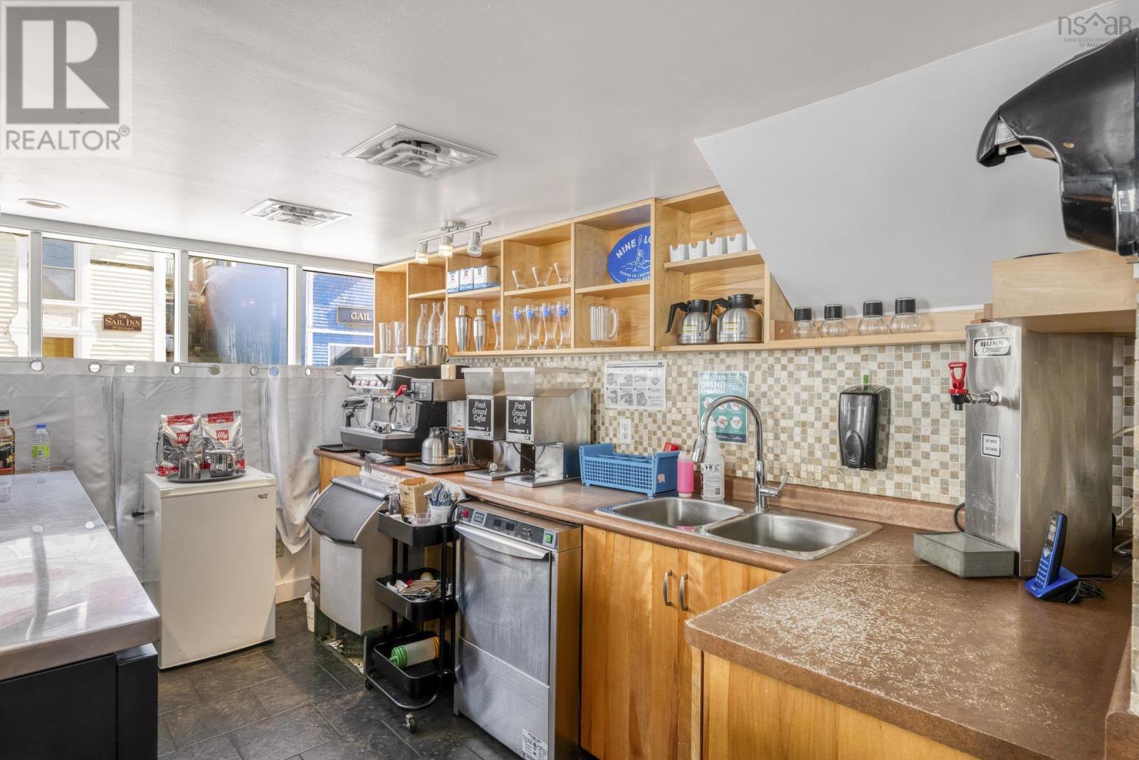 100 Montague Street Property Photo 23