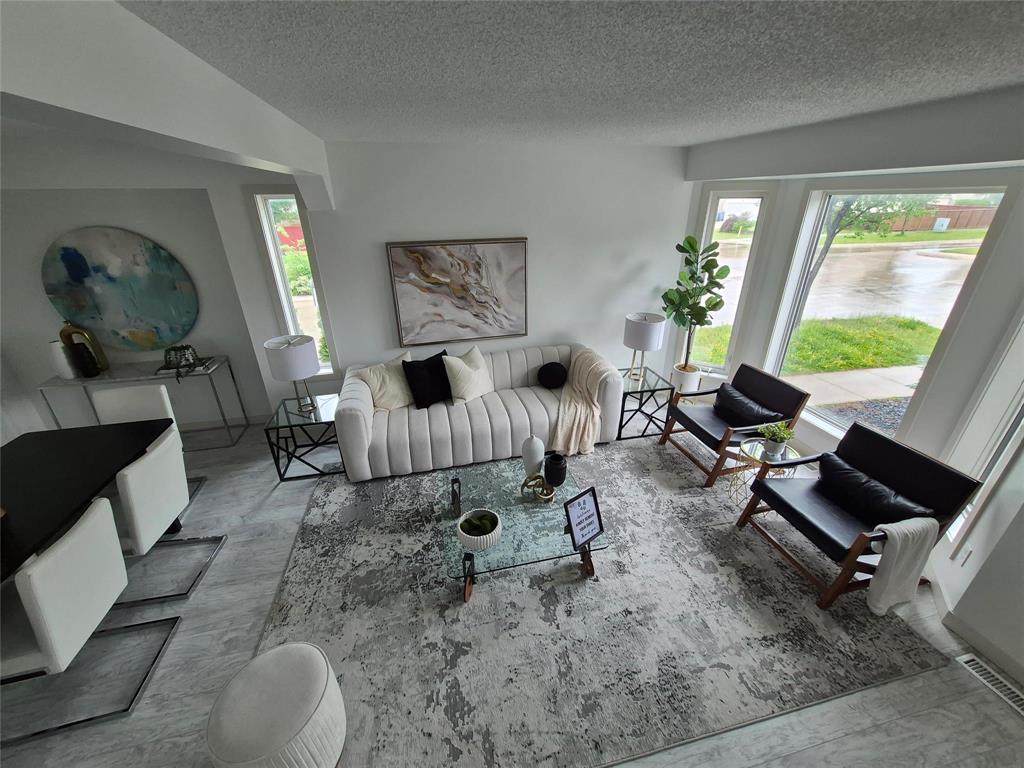 3 Kingfisher Crescent Property Photo 2
