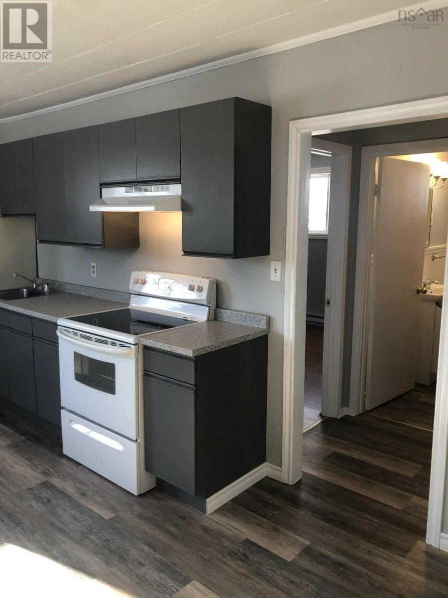 9 Thompson Road Property Photo 12