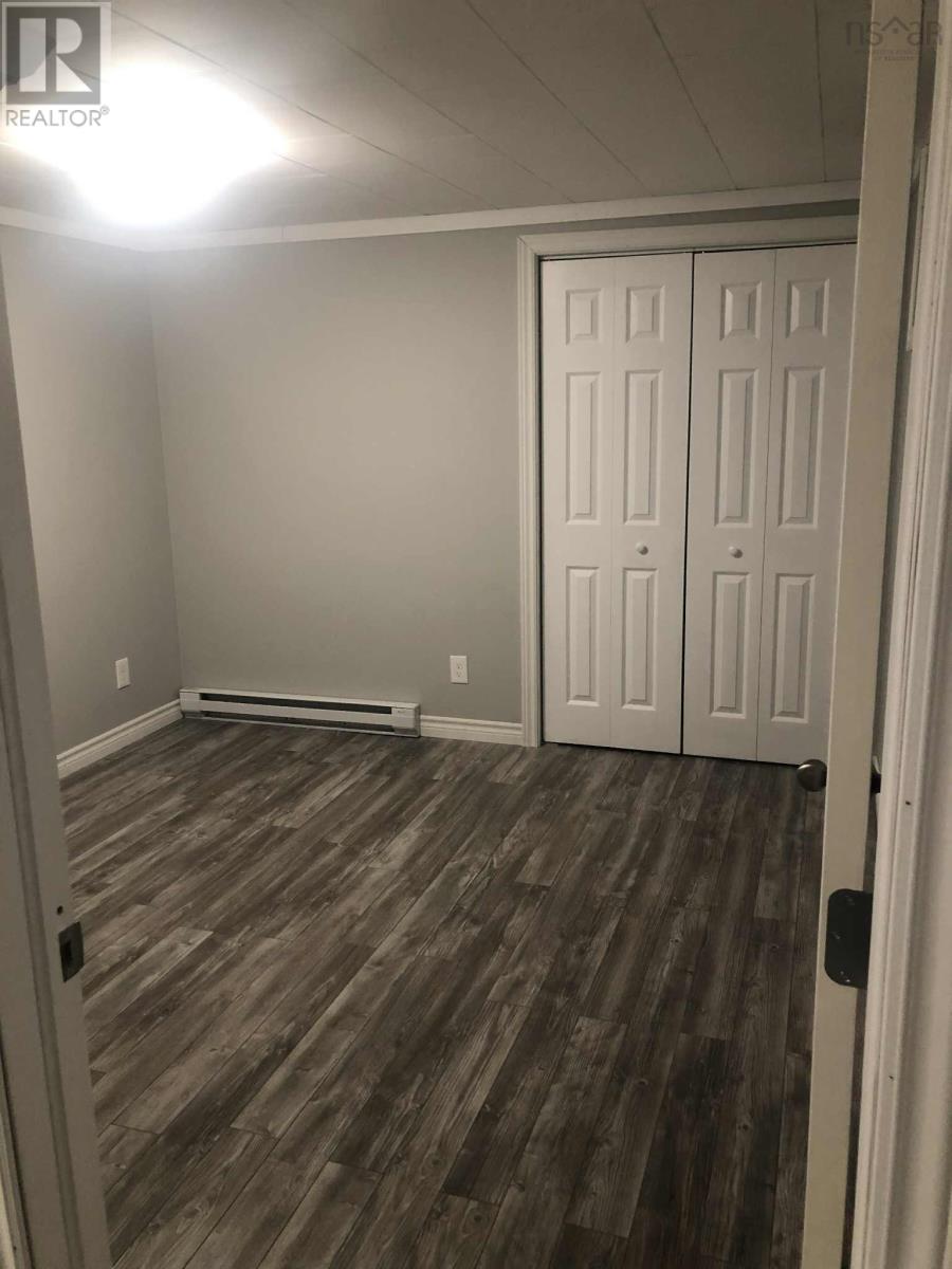 9 Thompson Road Property Photo 13