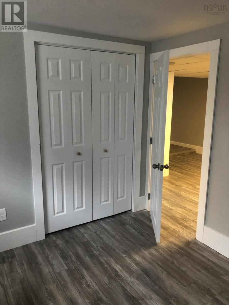 9 Thompson Road Property Photo 16