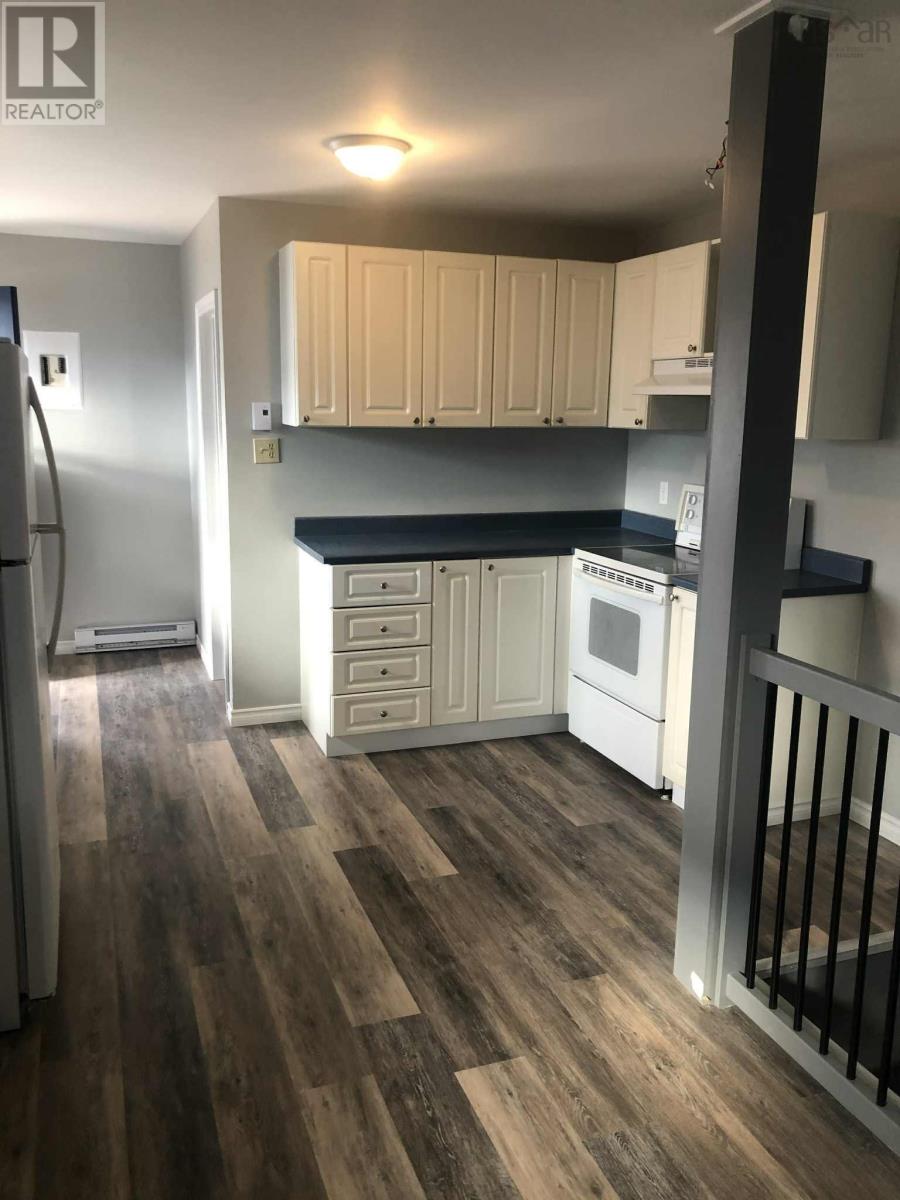 9 Thompson Road Property Photo 17