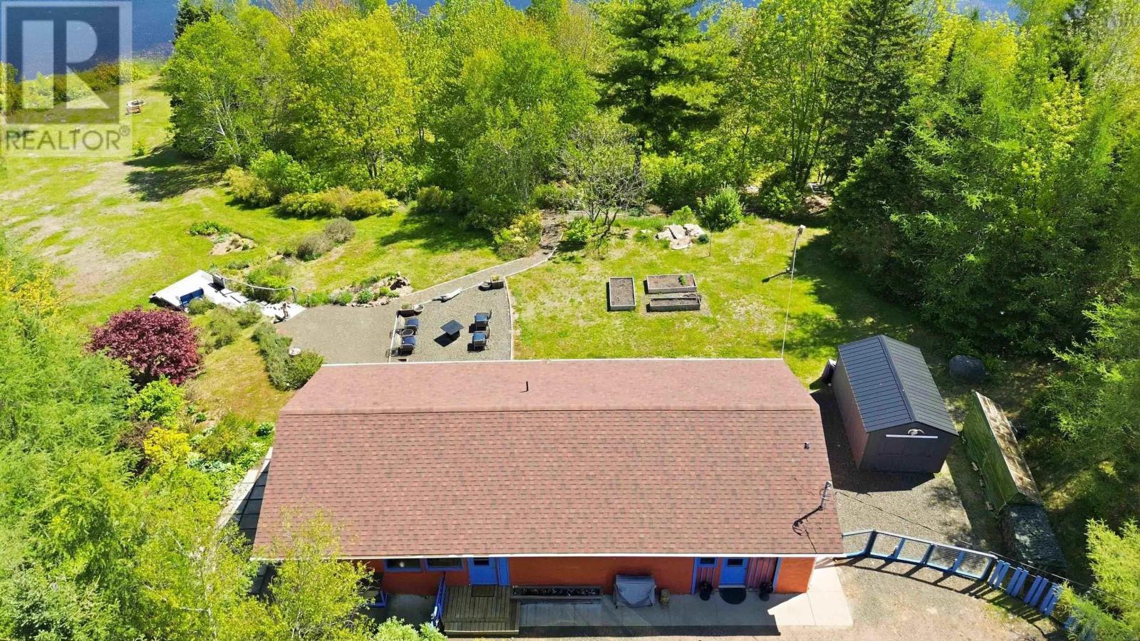 36 Lakeview Drive Property Photo 3