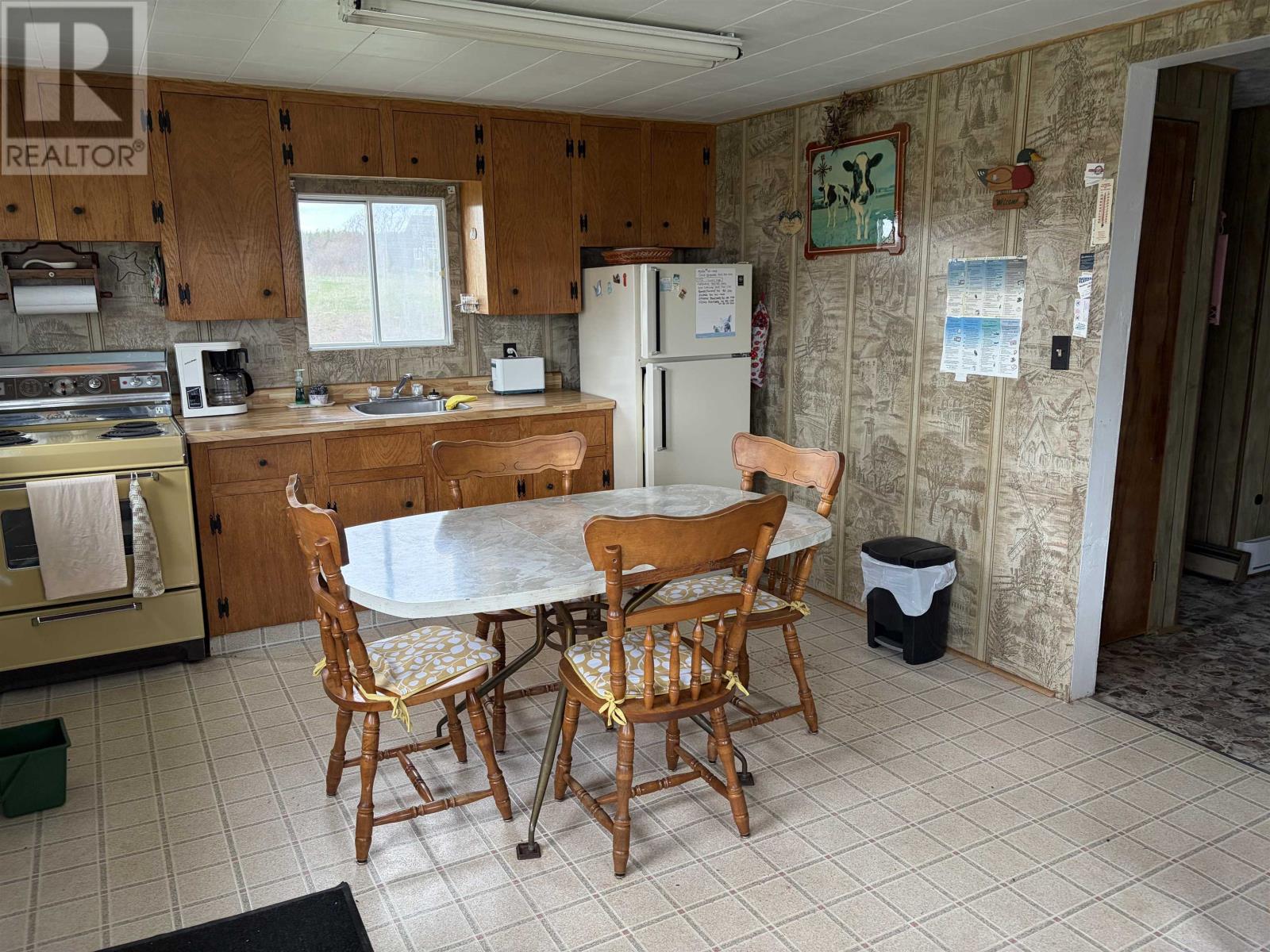 2556 Church Road Property Photo 5