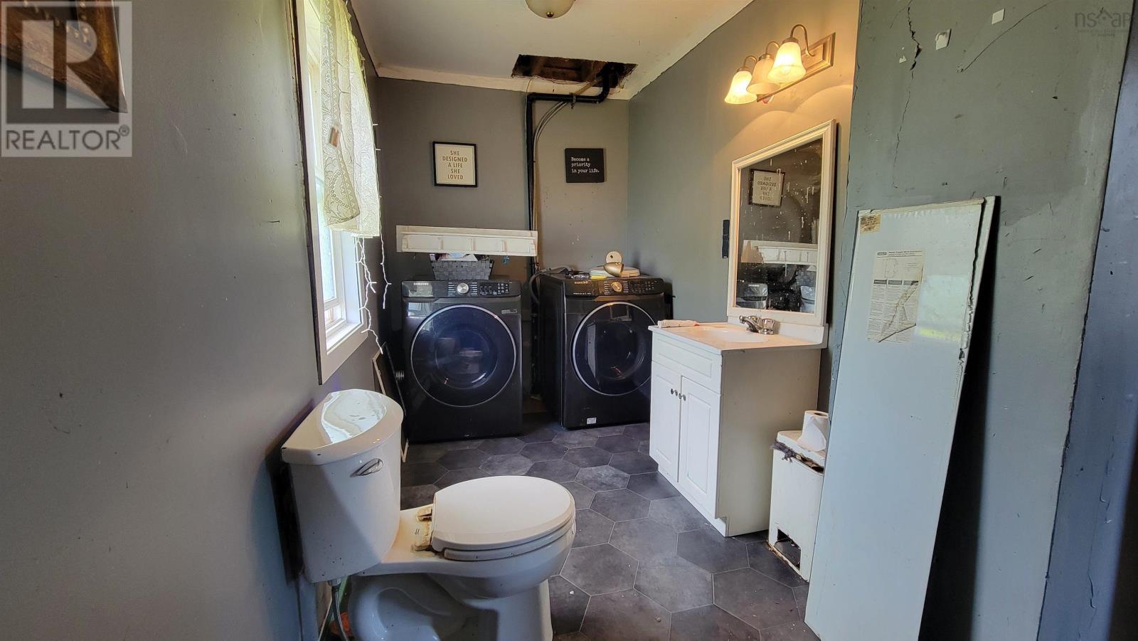 1641 1 Highway Property Photo 12