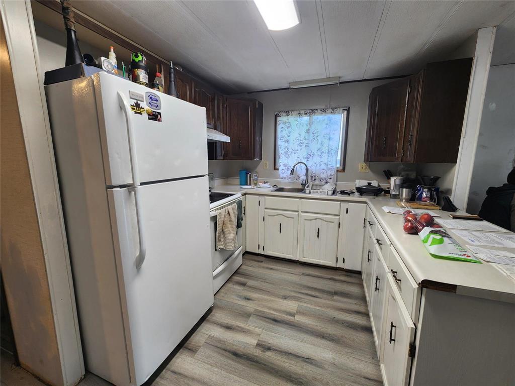 52 Mary Street S Property Photo 9