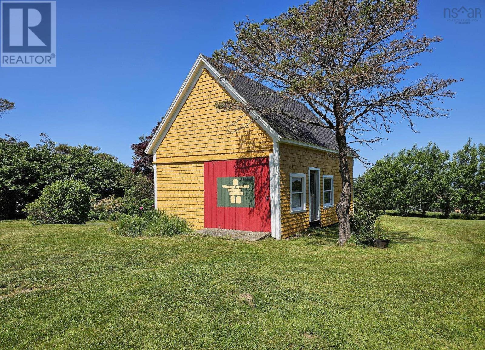 7213 Highway 101 Property Photo 4