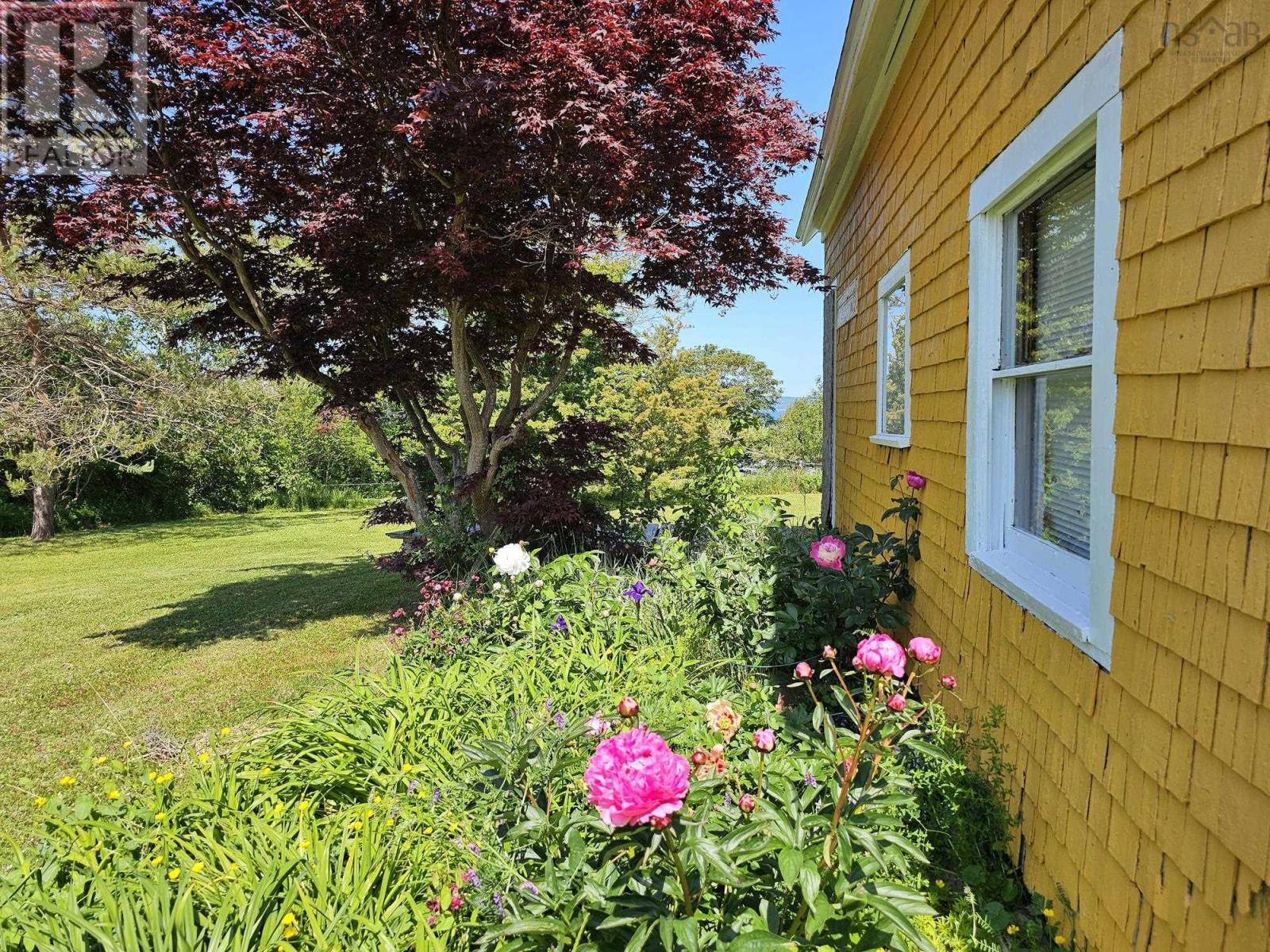 7213 Highway 101 Property Photo 5