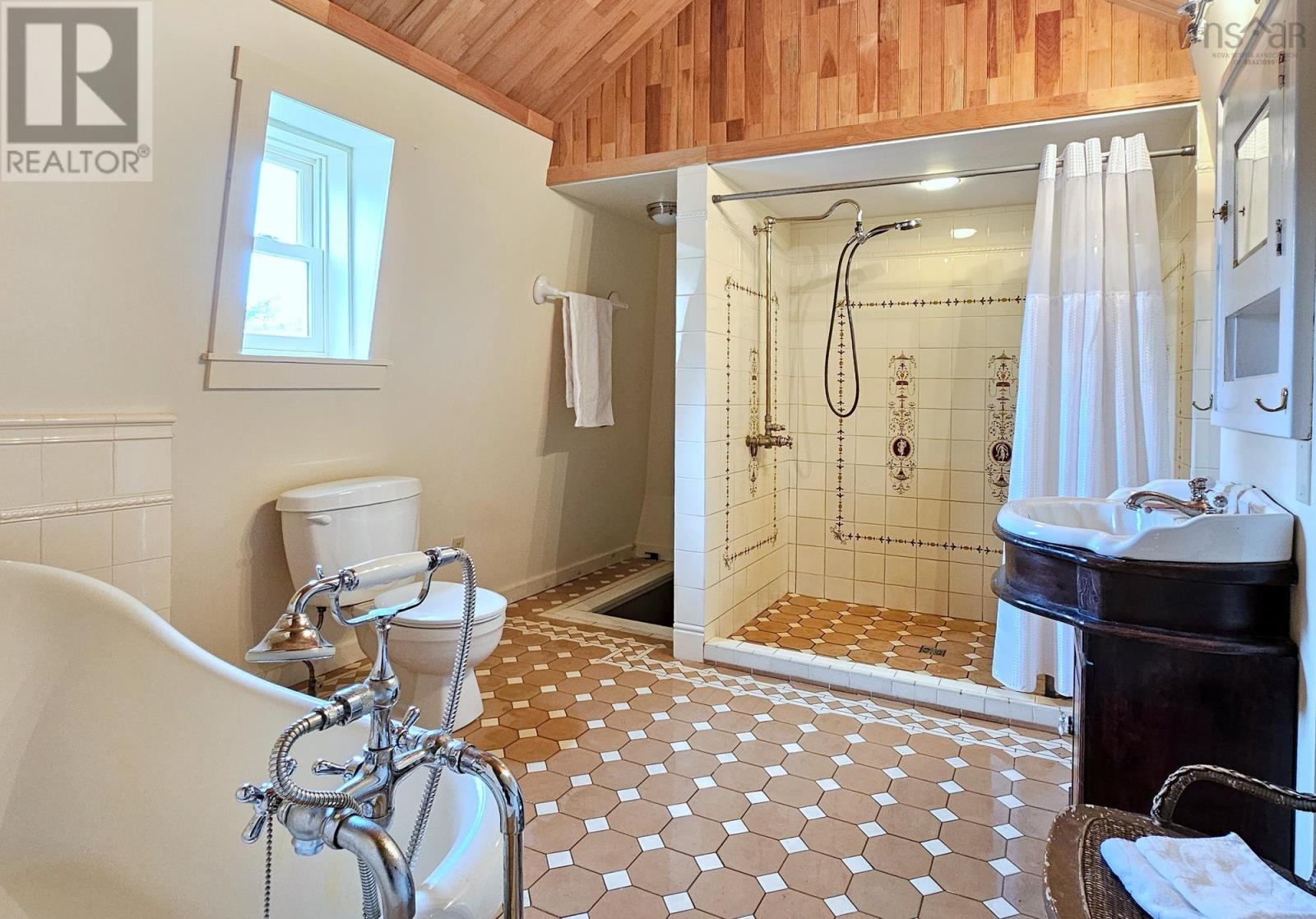 7213 Highway 101 Property Photo 35