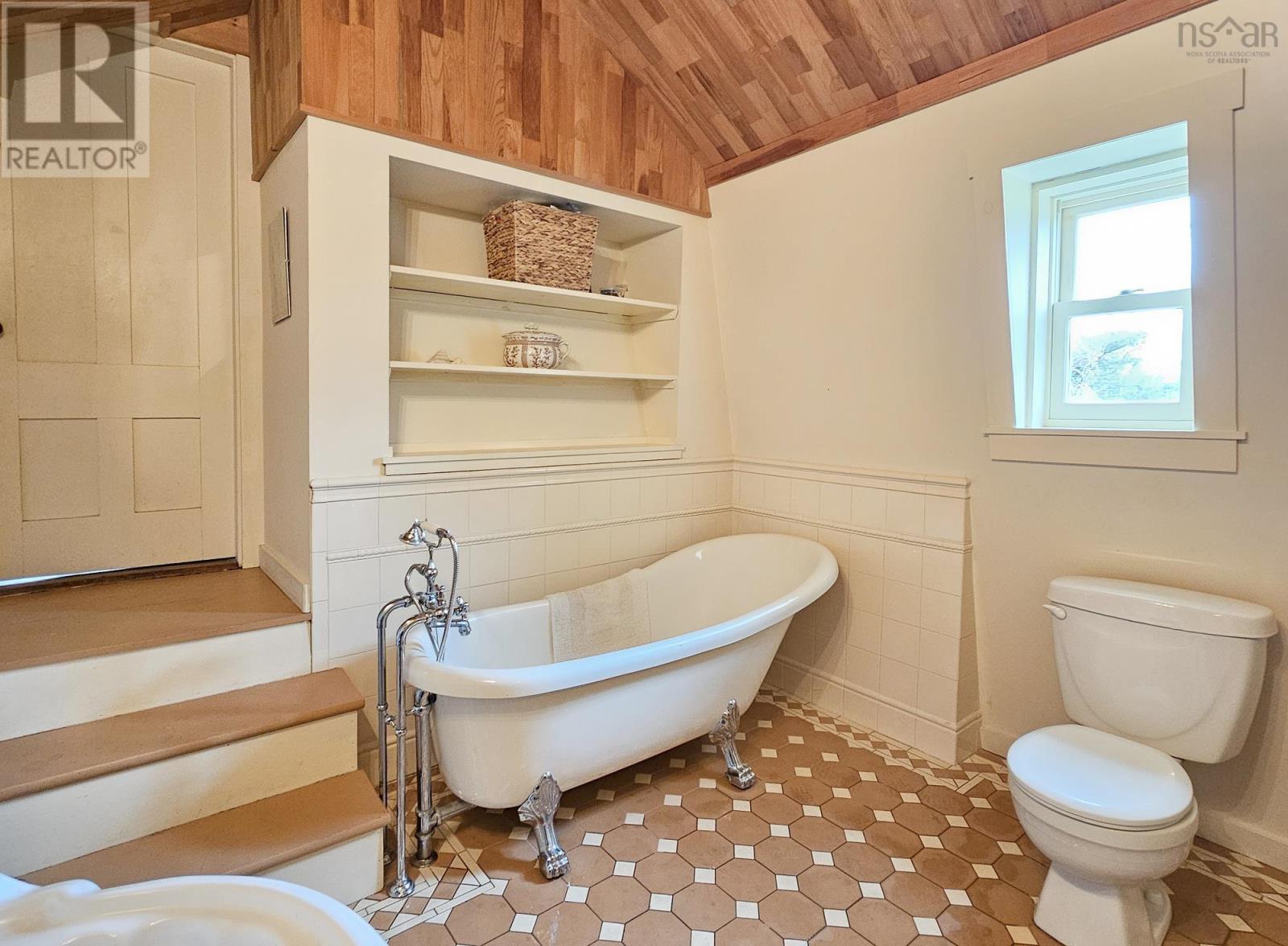 7213 Highway 101 Property Photo 37