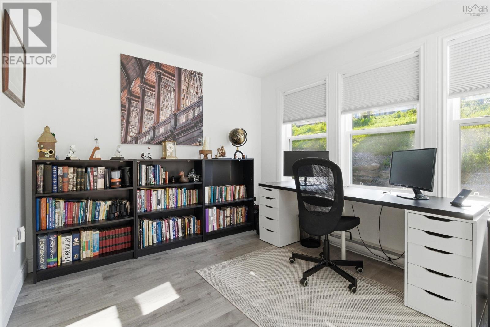 8 Goldenrod Court Property Photo 16