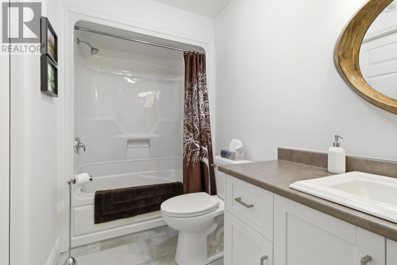 8 Goldenrod Court Property Photo 18