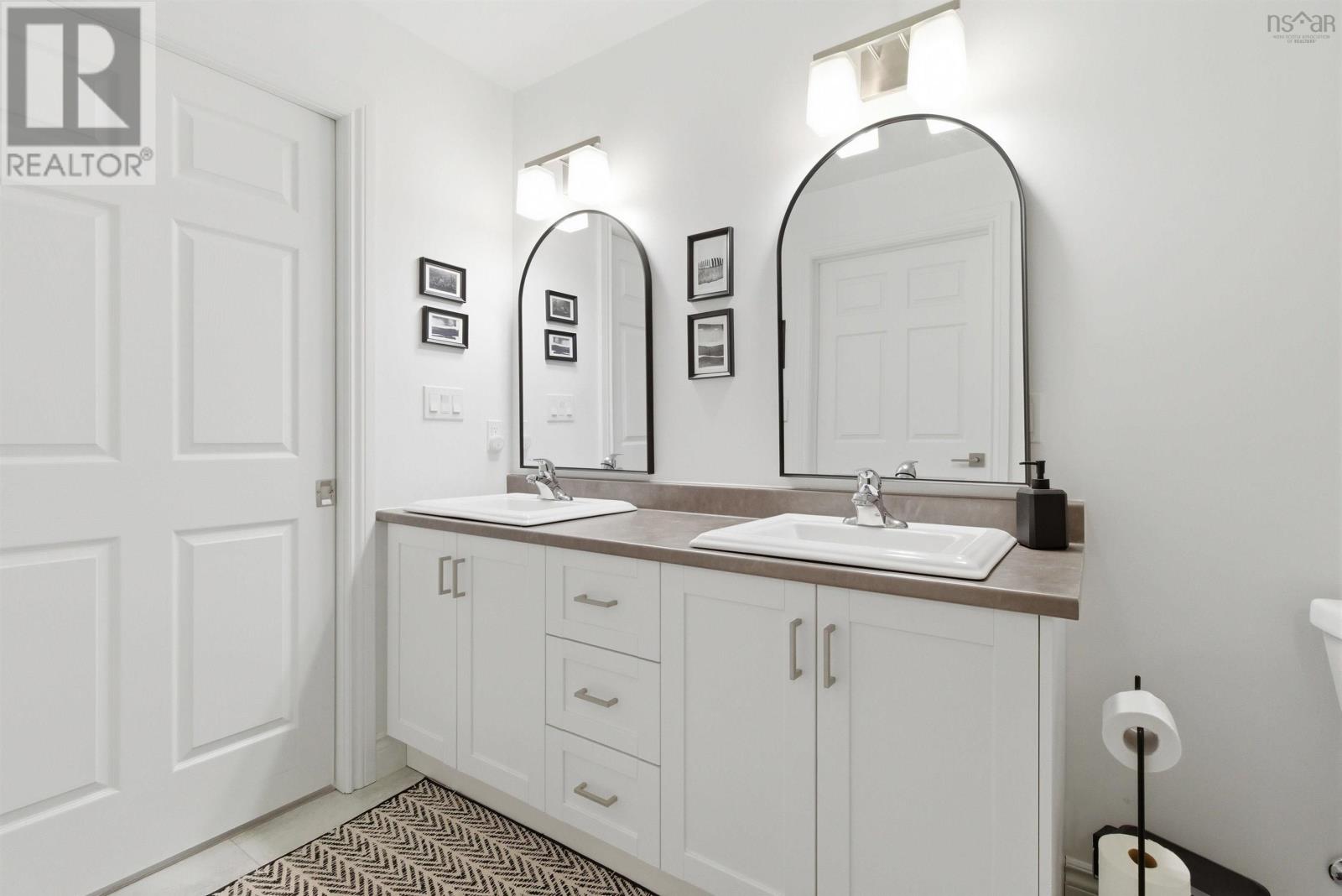 8 Goldenrod Court Property Photo 22