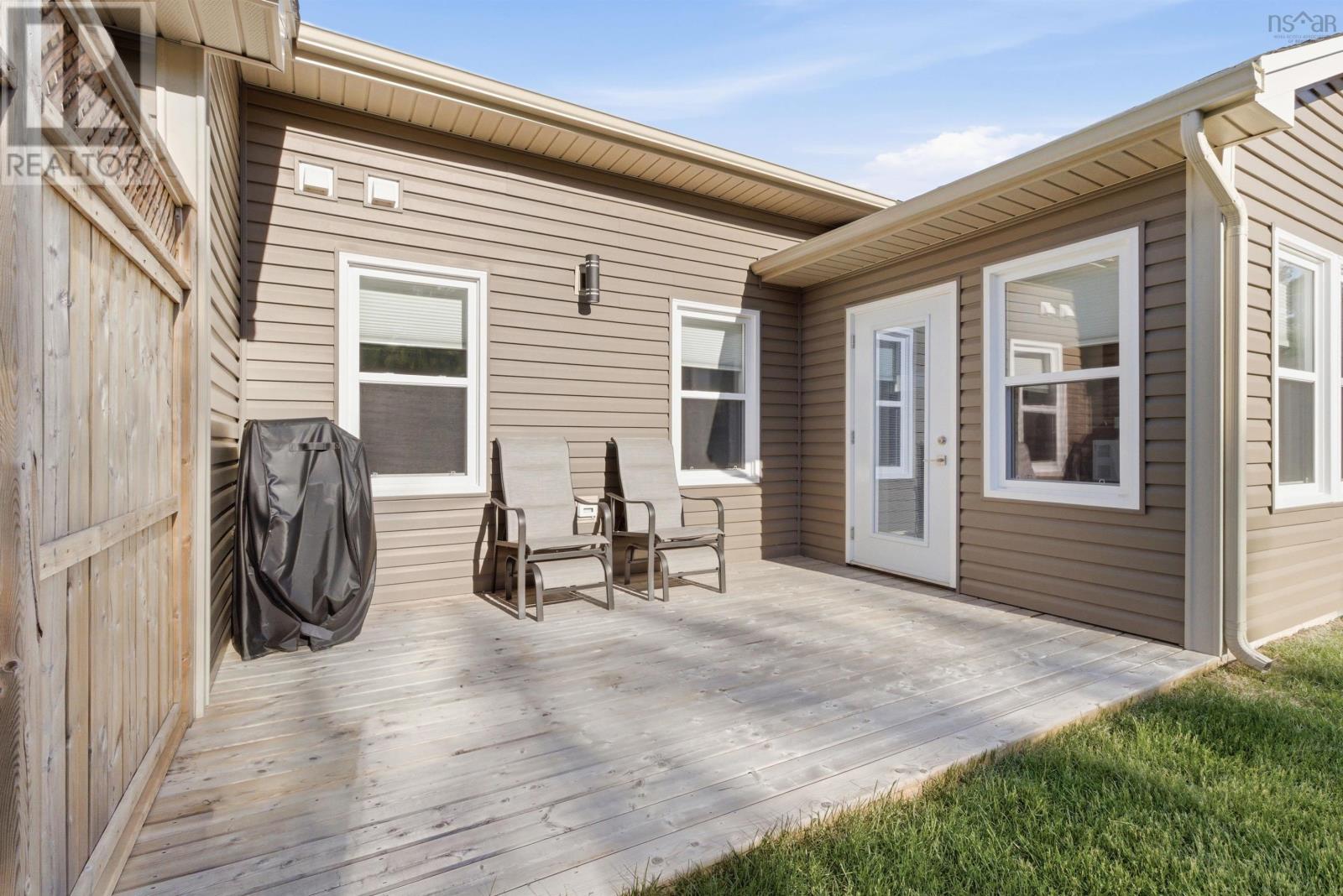 8 Goldenrod Court Property Photo 26